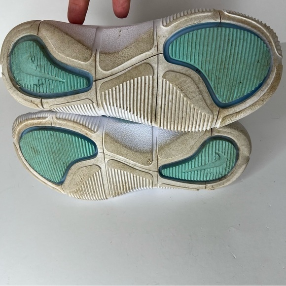Nikes sneakers womens size 6 - Picture 6 of 7